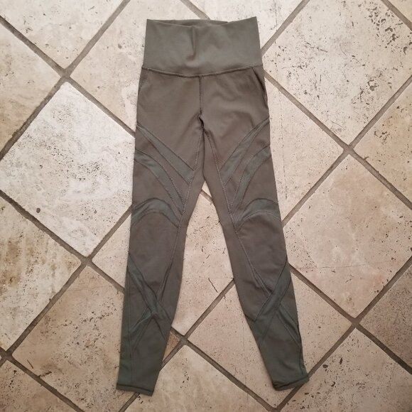 Lululemon Wunder Under Leggings - Picture 6 of 9